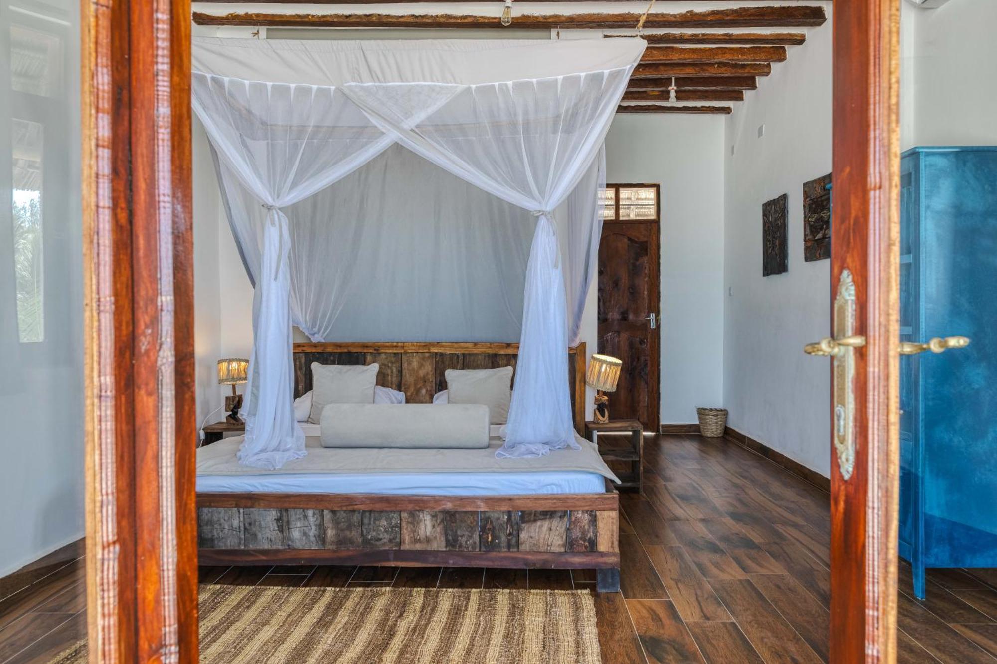 Cinnamon Hotel Джамбиани Экстерьер фото